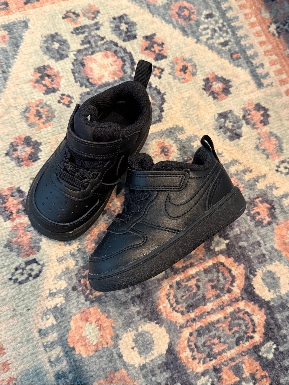 Nike Like new baby Court Borough shoes in an all-black